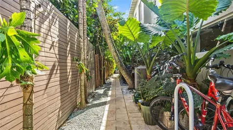 4805 Cherokee Avenue Miami Beach FL 33140