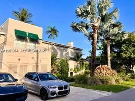 4805 Cherokee Avenue Miami Beach FL 33140