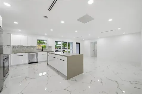 4711 NE 18th Avenue Oakland Park FL 33334