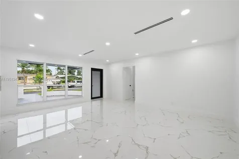 4711 NE 18th Avenue Oakland Park FL 33334