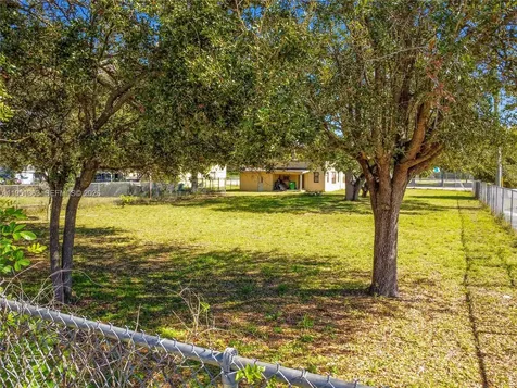 8610 NW 17th Avenue Miami FL 33147