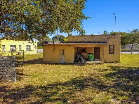 8610 NW 17th Avenue Miami FL 33147