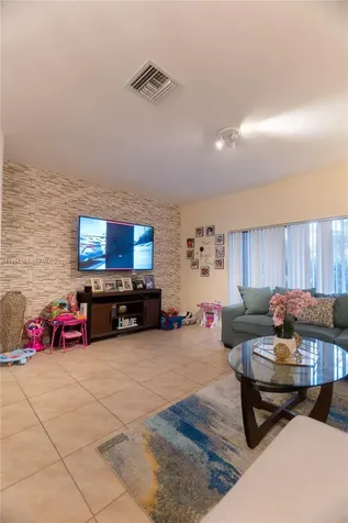 3542 NW 29th Court Lauderdale Lakes FL 33311