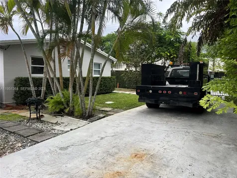4250 SW 71st Avenue Miami FL 33155