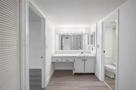 100 Bayview Drive Sunny Isles Beach FL 33160