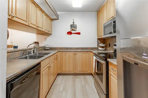 9135 SW 20th Place Davie FL 33324