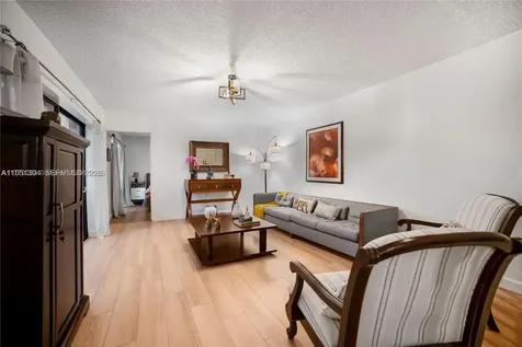 9135 SW 20th Place Davie FL 33324
