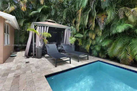 424 NE 27th Drive Wilton Manors FL 33334
