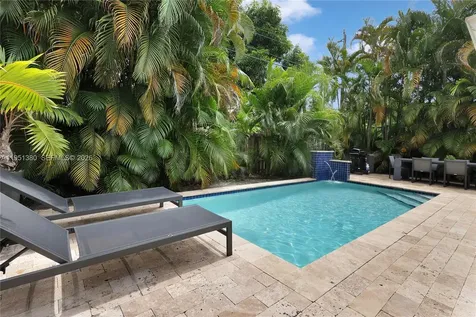 424 NE 27th Drive Wilton Manors FL 33334