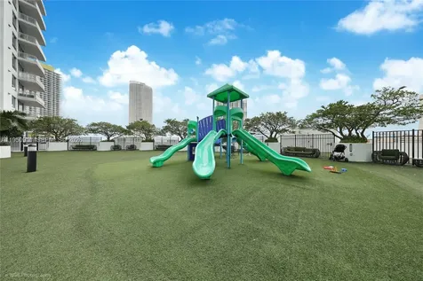 90 SW 3rd Street Miami FL 33130