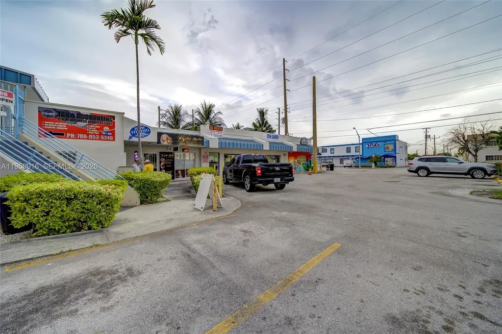 330 W 9th Street Hialeah FL 33010
