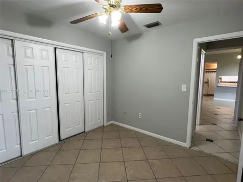 809 NE 214th Lane Miami FL 33179