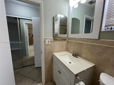 809 NE 214th Lane Miami FL 33179