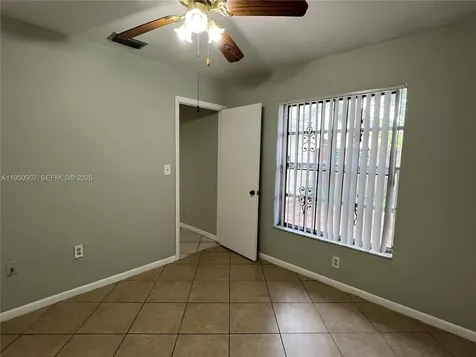 809 NE 214th Lane Miami FL 33179