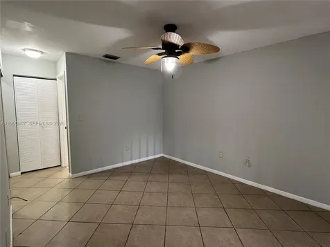809 NE 214th Lane Miami FL 33179