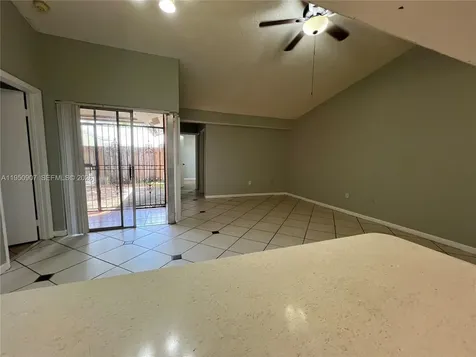809 NE 214th Lane Miami FL 33179