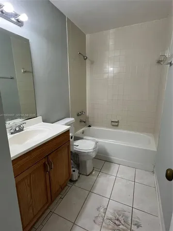 809 NE 214th Lane Miami FL 33179
