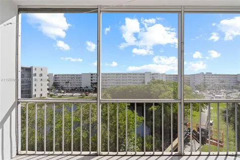 2930 Point East Drive Aventura FL 33160