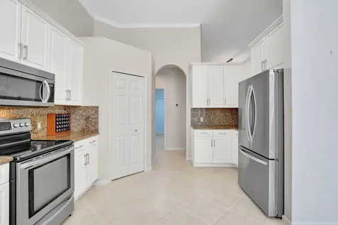 2533 Eagle Run Circle Weston FL 33327