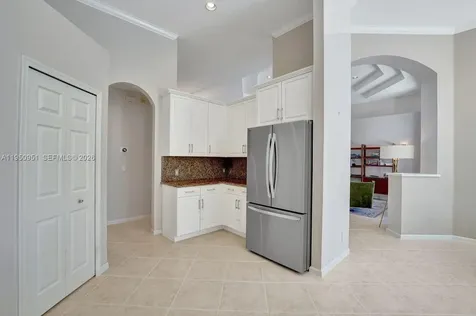 2533 Eagle Run Circle Weston FL 33327