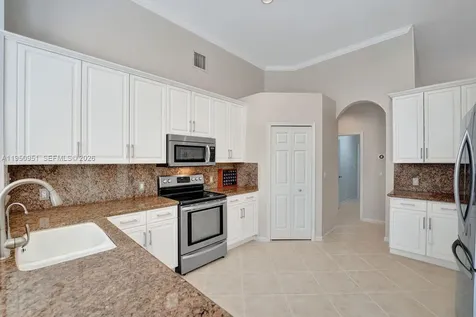 2533 Eagle Run Circle Weston FL 33327