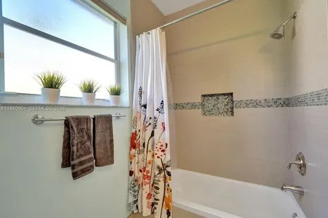 2533 Eagle Run Circle Weston FL 33327