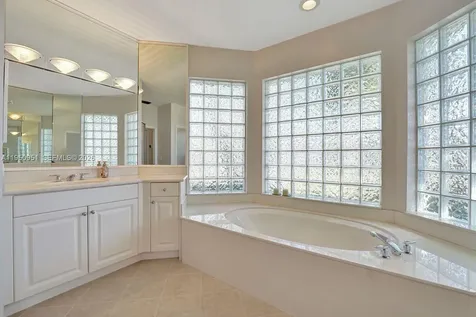 2533 Eagle Run Circle Weston FL 33327