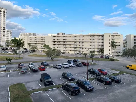 2855 Leonard Drive Aventura FL 33160