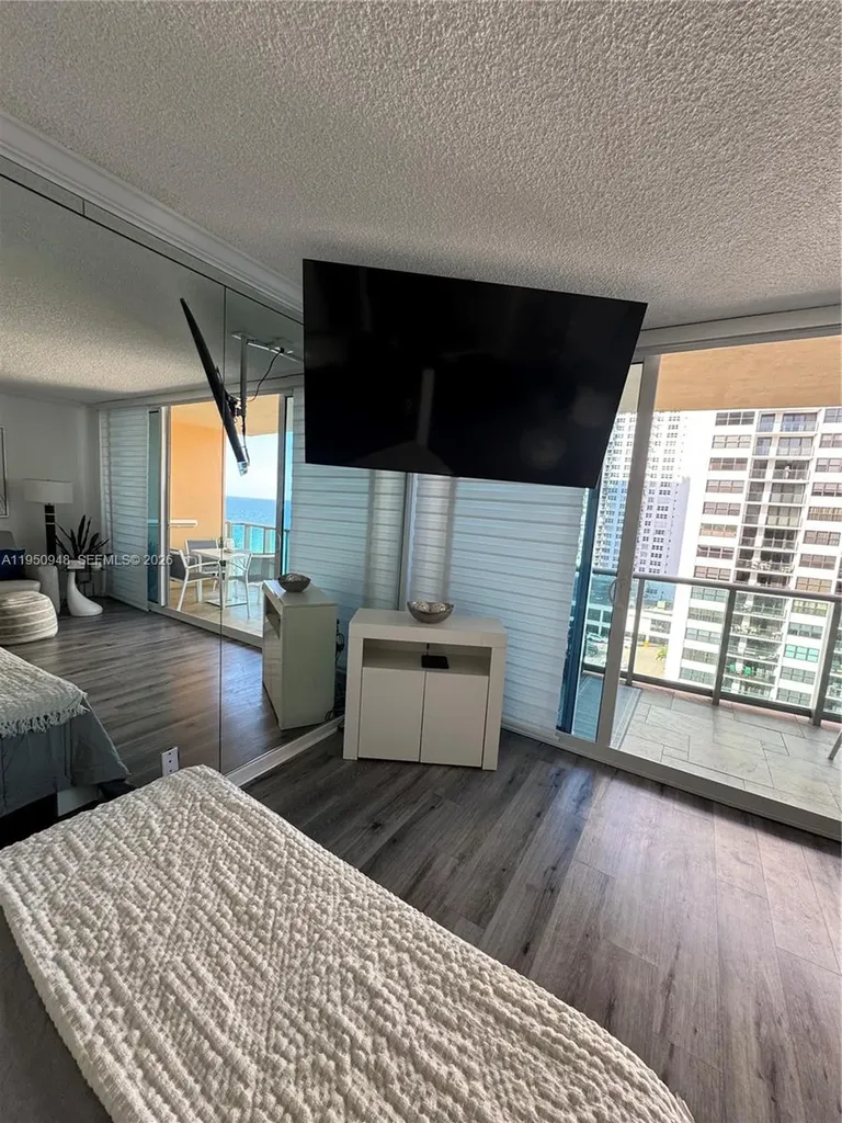 2501 S Ocean Drive Hollywood FL 33019