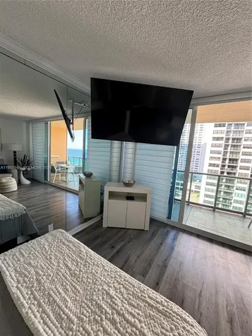2501 S Ocean Drive Hollywood FL 33019