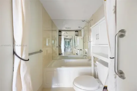 20505 E Country Club Drive Aventura FL 33180