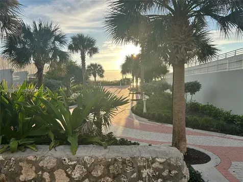 345 Ocean Drive Miami Beach FL 33139