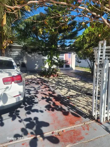 1747 NW 85th Street Miami FL 33147