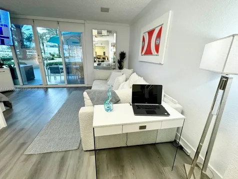 2501 S Ocean Drive Hollywood FL 33019