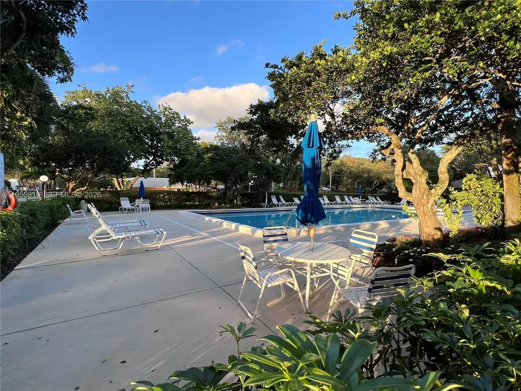 907 Cypress Terrace Pompano Beach FL 33069