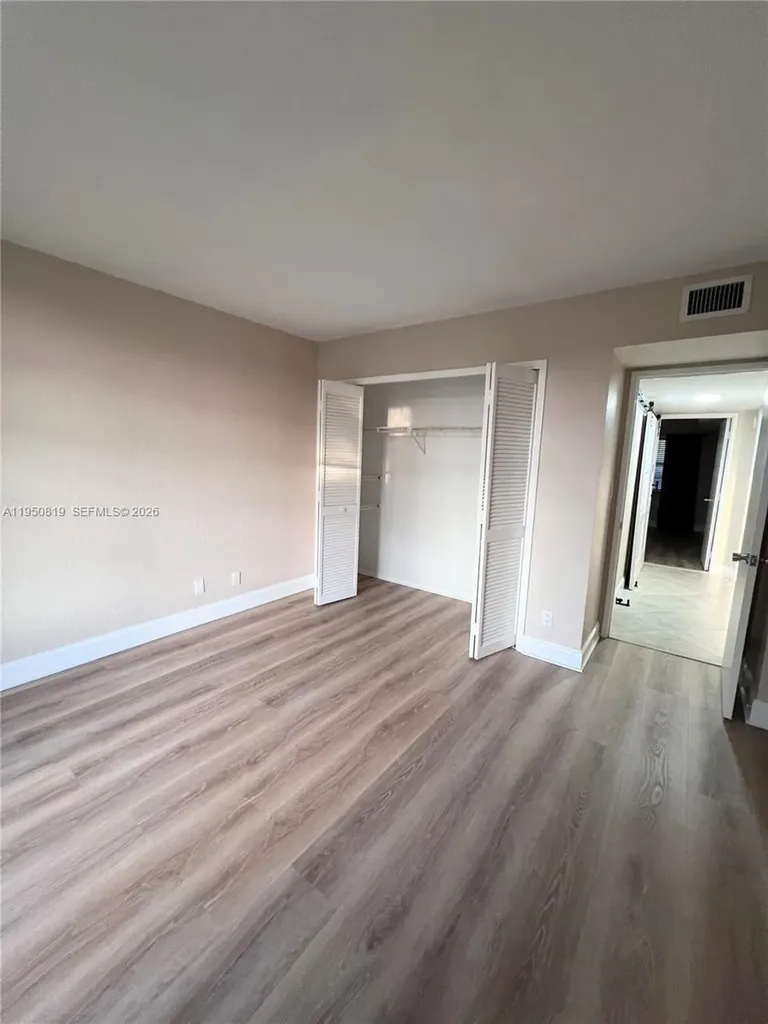 907 Cypress Terrace Pompano Beach FL 33069