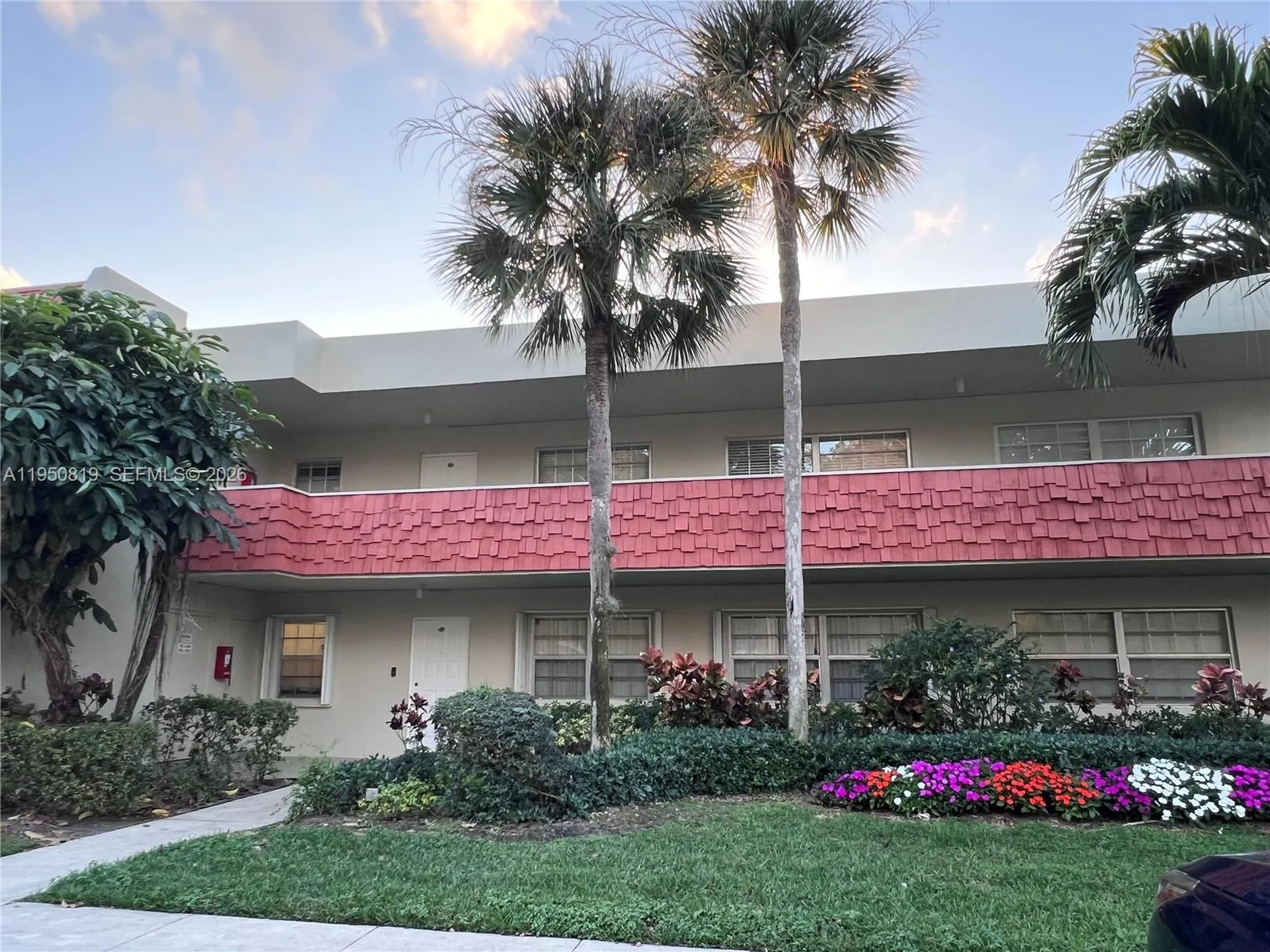 907 Cypress Terrace Pompano Beach FL 33069