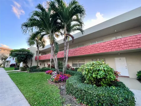 907 Cypress Terrace Pompano Beach FL 33069
