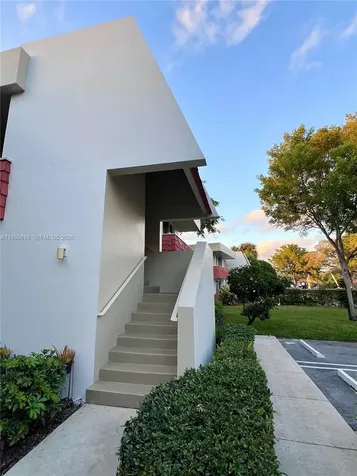 907 Cypress Terrace Pompano Beach FL 33069