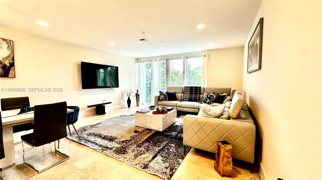 814 NE 19th Avenue Fort Lauderdale FL 33304