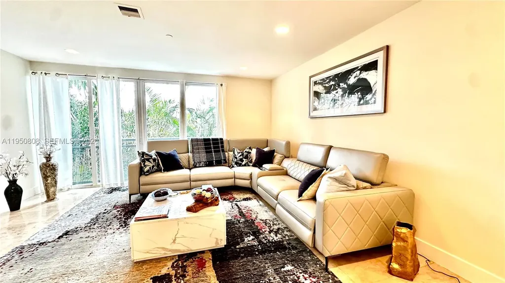 814 NE 19th Avenue Fort Lauderdale FL 33304
