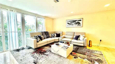 814 NE 19th Avenue Fort Lauderdale FL 33304