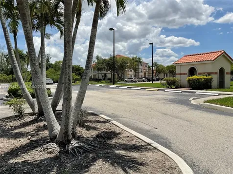 3320 N Pinewalk Drive N Margate FL 33063