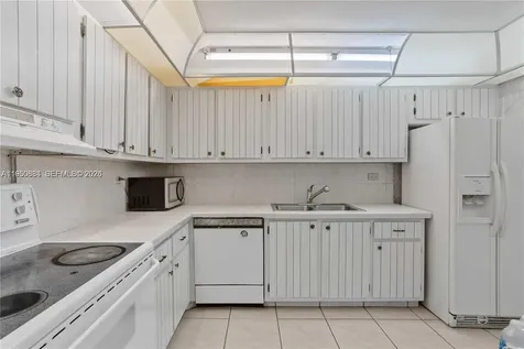 6039 Collins Avenue Miami Beach FL 33140
