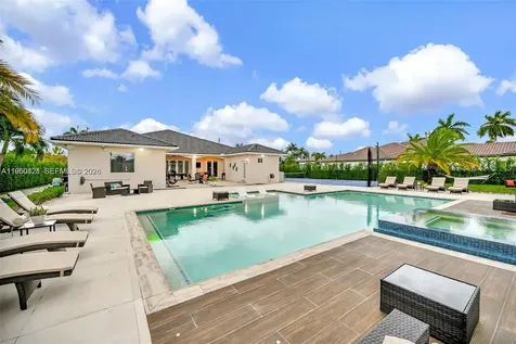 433 NW 127th Avenue Miami FL 33182