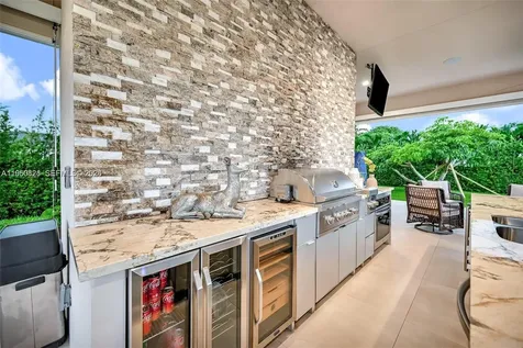 433 NW 127th Avenue Miami FL 33182