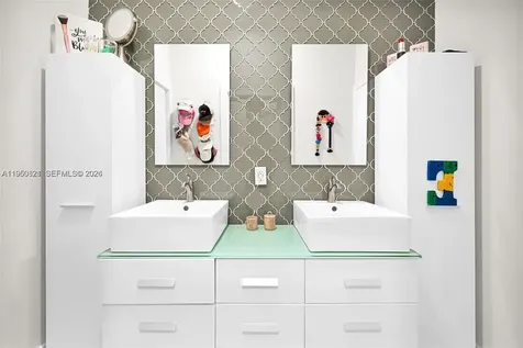 433 NW 127th Avenue Miami FL 33182