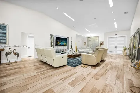 433 NW 127th Avenue Miami FL 33182