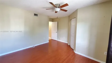 577 SW 111th Lane Pembroke Pines FL 33025
