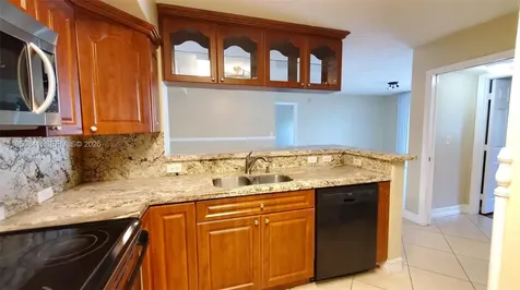 577 SW 111th Lane Pembroke Pines FL 33025